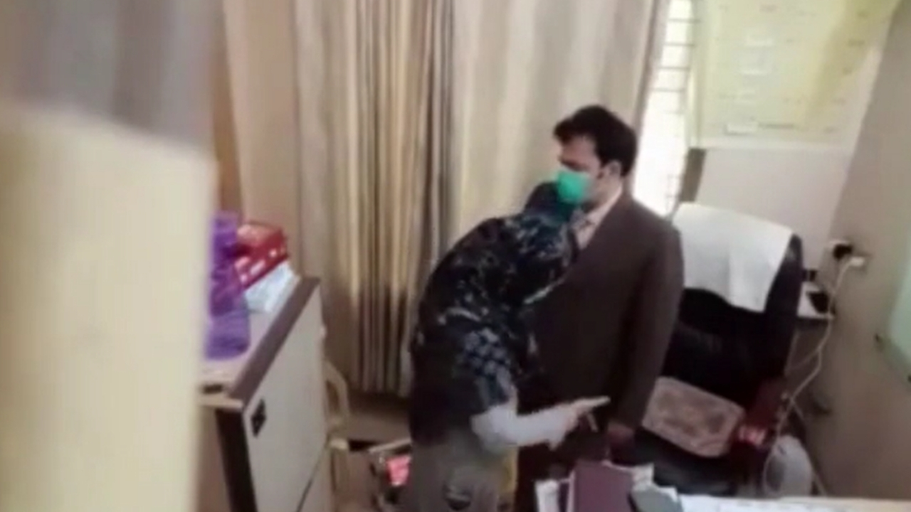 অফিসের বসের সাথে কাম করতে গিয়ে ভাইরাল || এইরকম মাল থাকলে আর কি লাগে || viral link bangla