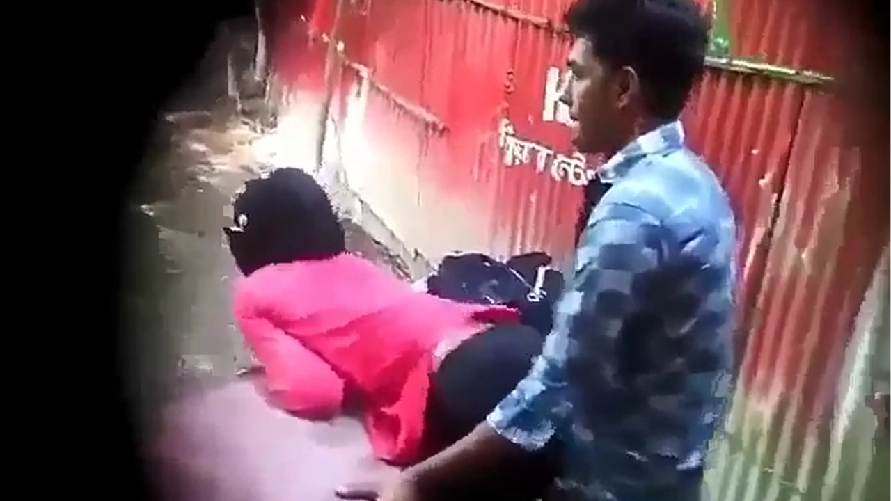 পার্কে গার্লফ্রেন্ডকে নিয়ে গিয়ে চুষে চুষে খেলাম – বাংলাদেশী XXX ভিডিও