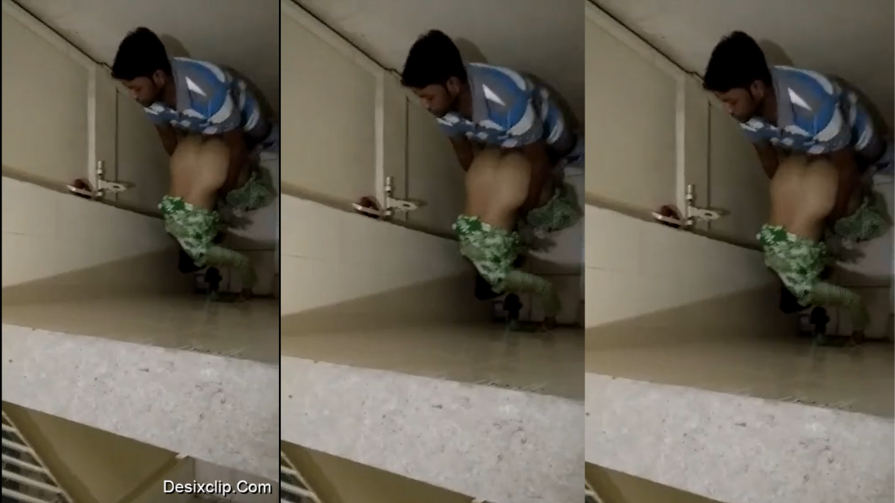 Desi Quickie Doggy Fuck in Closed Classroom – Hot Bangla Desi XXX Video